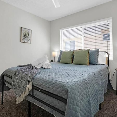 6Th Haven, Arcade, King Bed, Games, 1 Mile To Beaches 长滩 外观 照片
