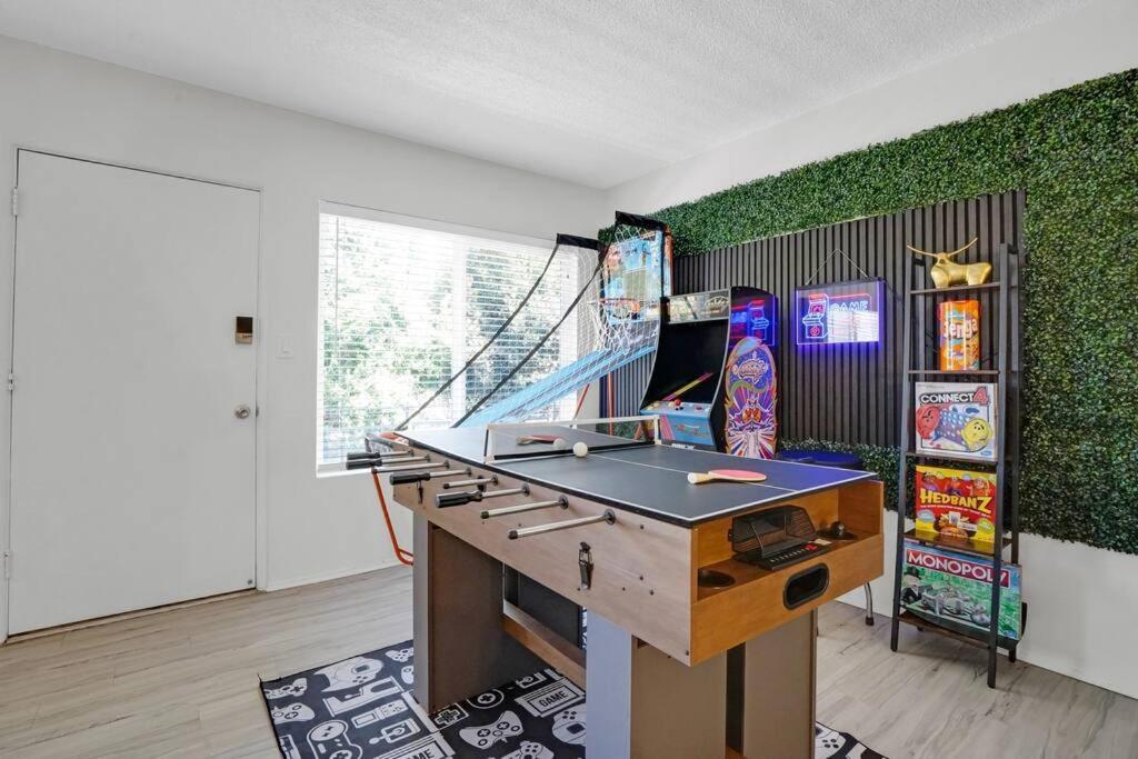 6Th Haven, Arcade, King Bed, Games, 1 Mile To Beaches 长滩 外观 照片