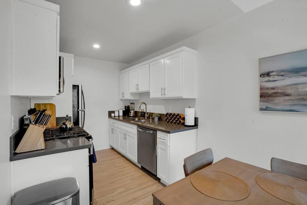 6Th Haven, Arcade, King Bed, Games, 1 Mile To Beaches 长滩 外观 照片