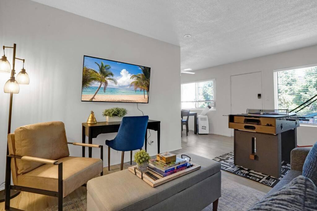 6Th Haven, Arcade, King Bed, Games, 1 Mile To Beaches 长滩 外观 照片