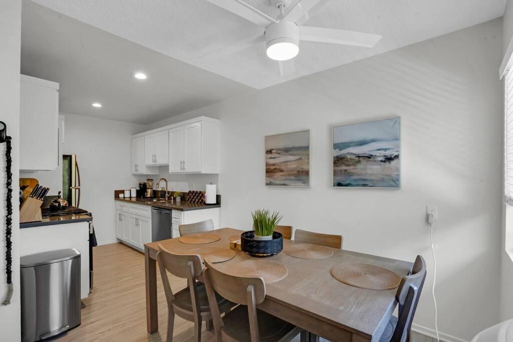 6Th Haven, Arcade, King Bed, Games, 1 Mile To Beaches 长滩 外观 照片